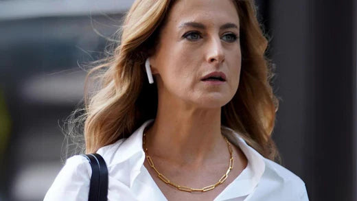 Shura Hook Necklace: The New Face of Elegance